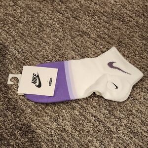 NWT Nike White and Purple Athletic Socks Standard Fit